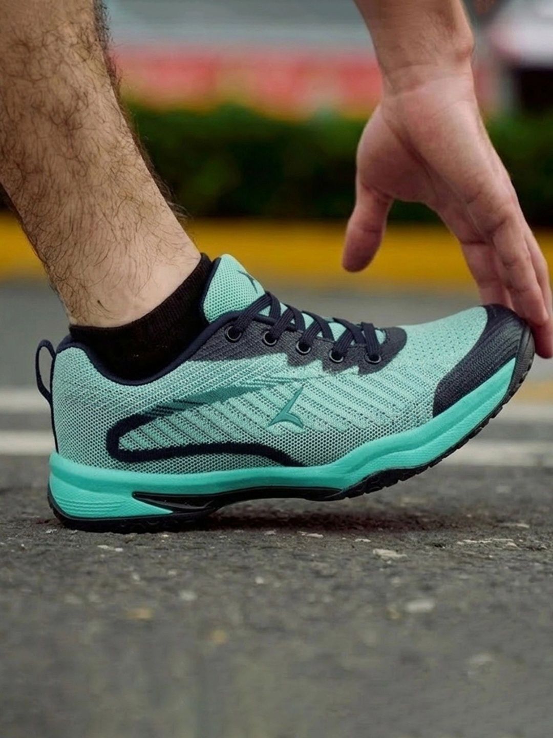 TRACER Men Mesh Badminton Non-Marking Shoes