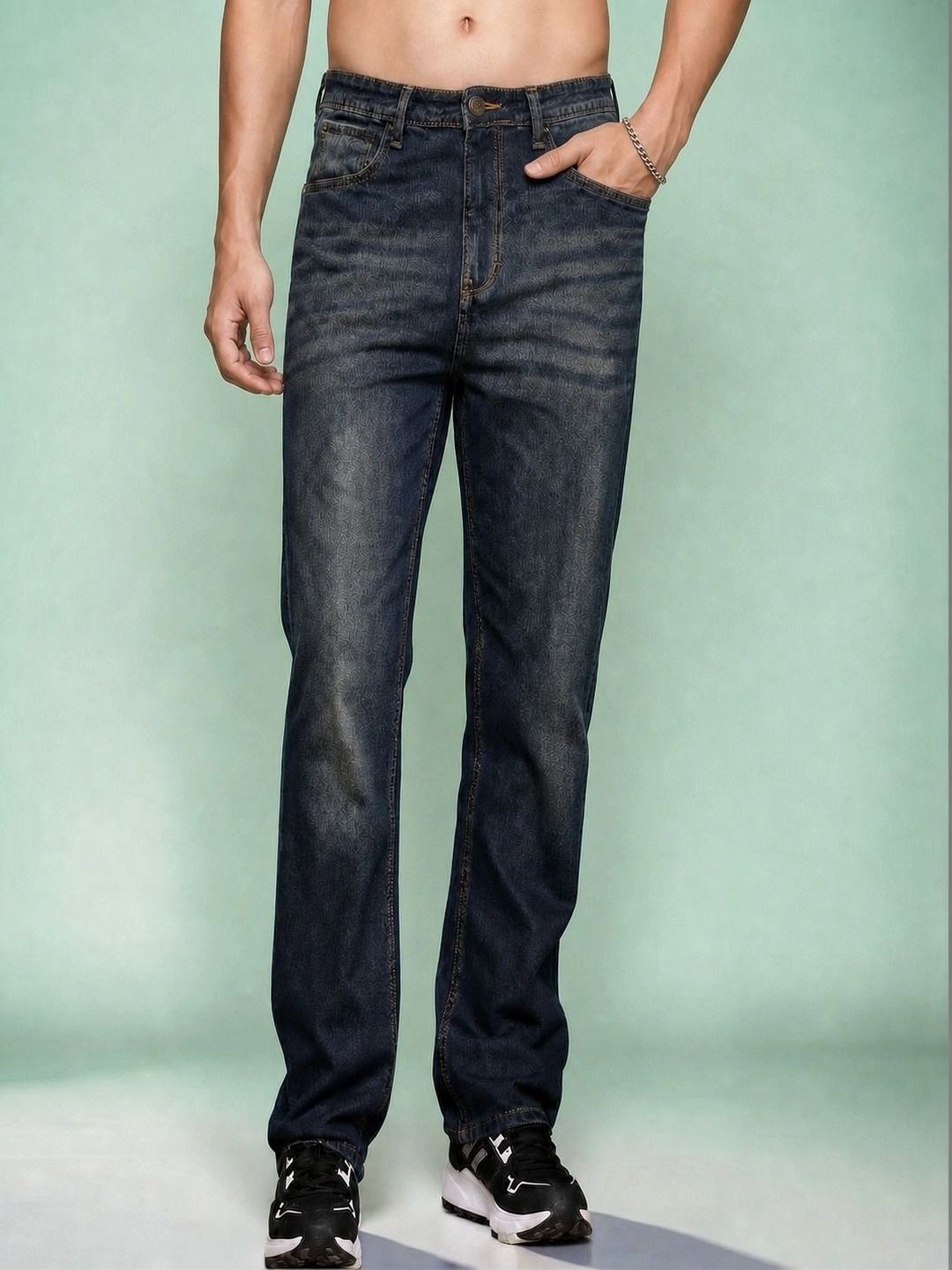 Roadster Men Jean Straight Fit Mid-Rise Low Distress Stretchable Jeans