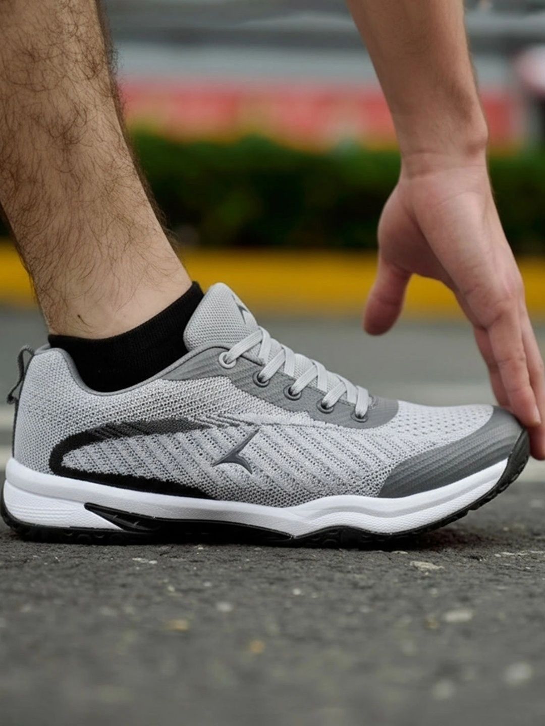 TRACER Mesh Badminton Non-Marking Shoes