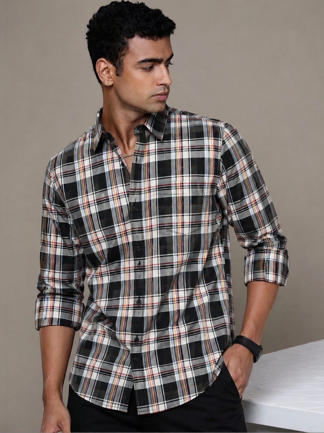 Roadster Men Classic Checked Casual Shirt