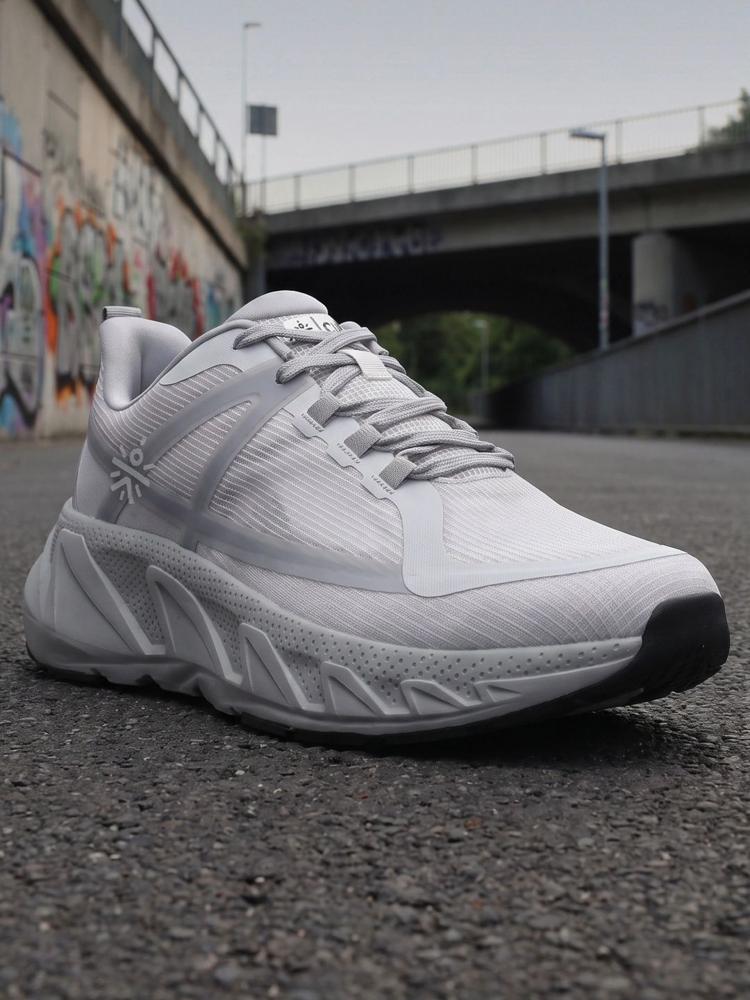 CULT Men Light Grey Traverse Running Shoes
