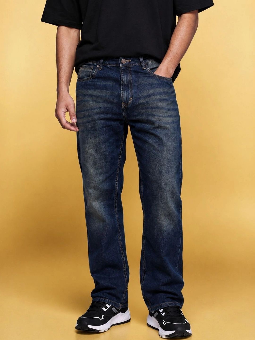 Roadster Men Jean Straight Fit Mid-Rise Low Distress Stretchable Jeans