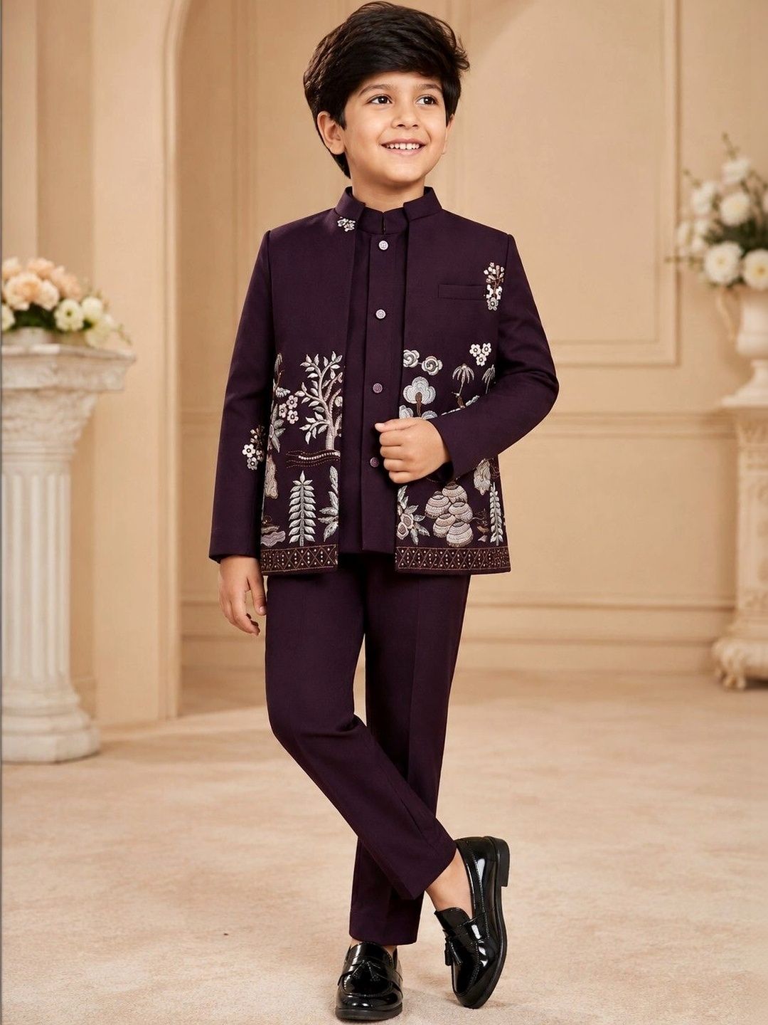 ELITE TRENDZZ Boys Embroidered Mandarin Collar Sherwani