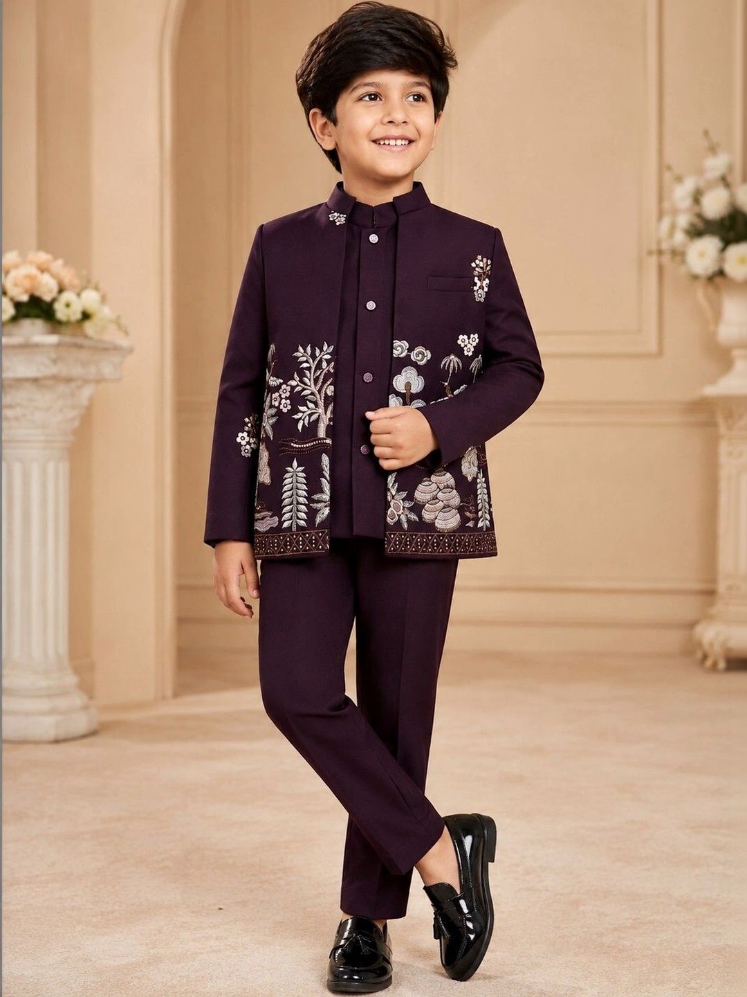 ELITE TRENDZZ Boys Embroidered Mandarin Collar Sherwani