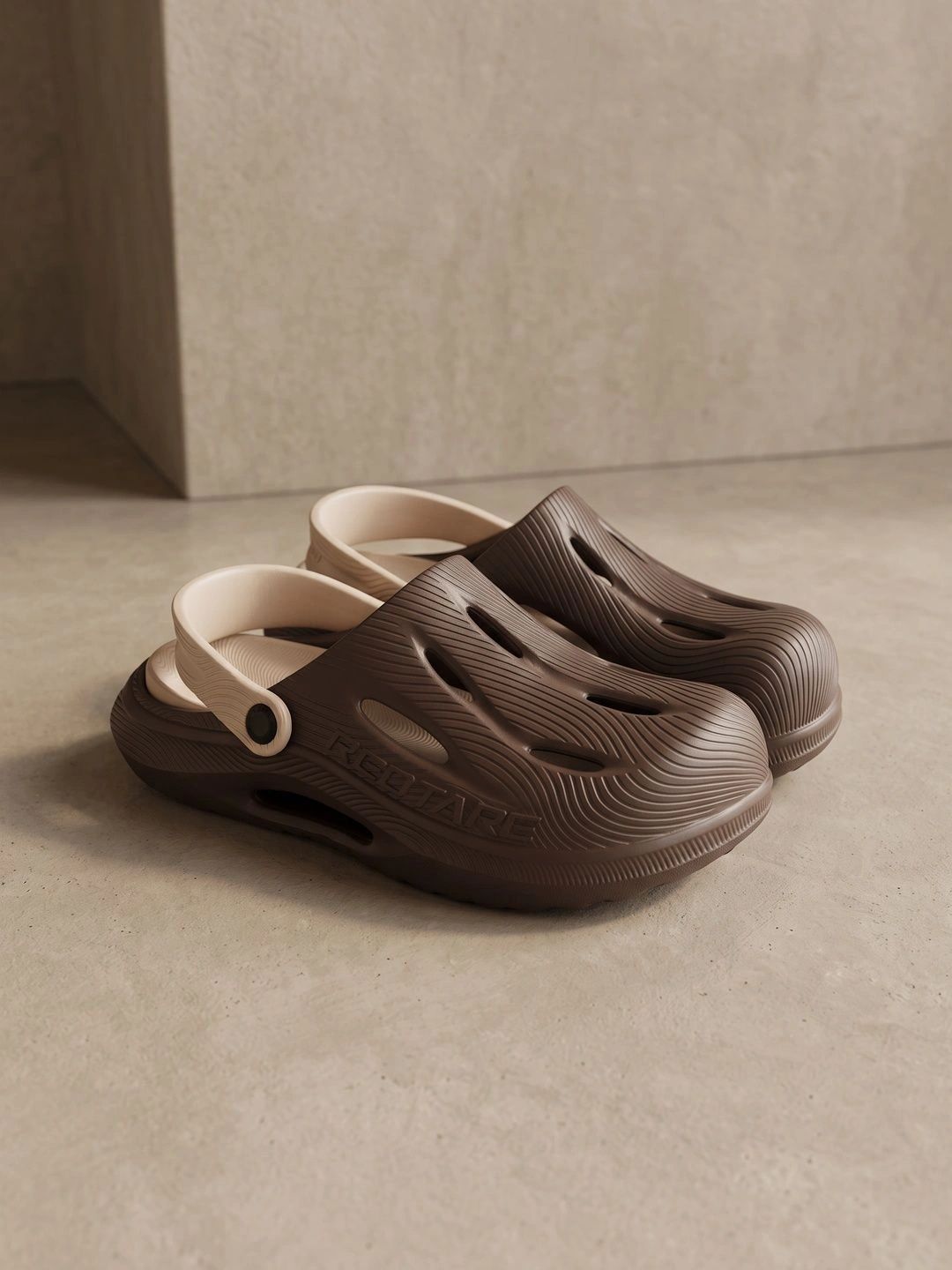 Red Tape Men Clogs