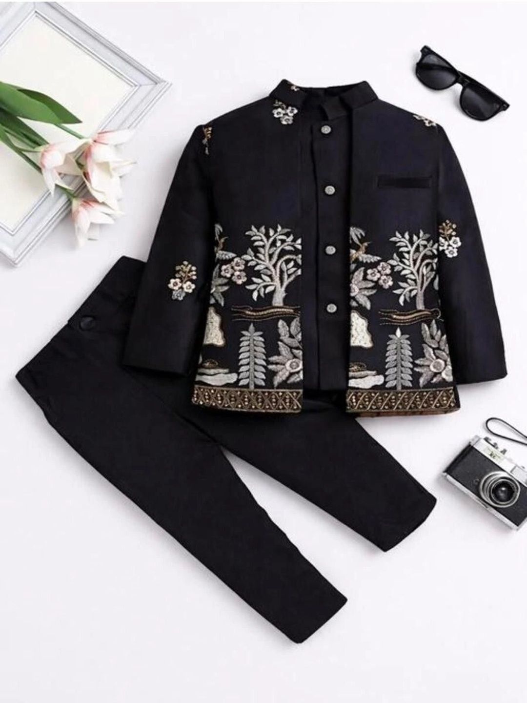 ELITE TRENDZZ Boys Embroidered Sherwani Set