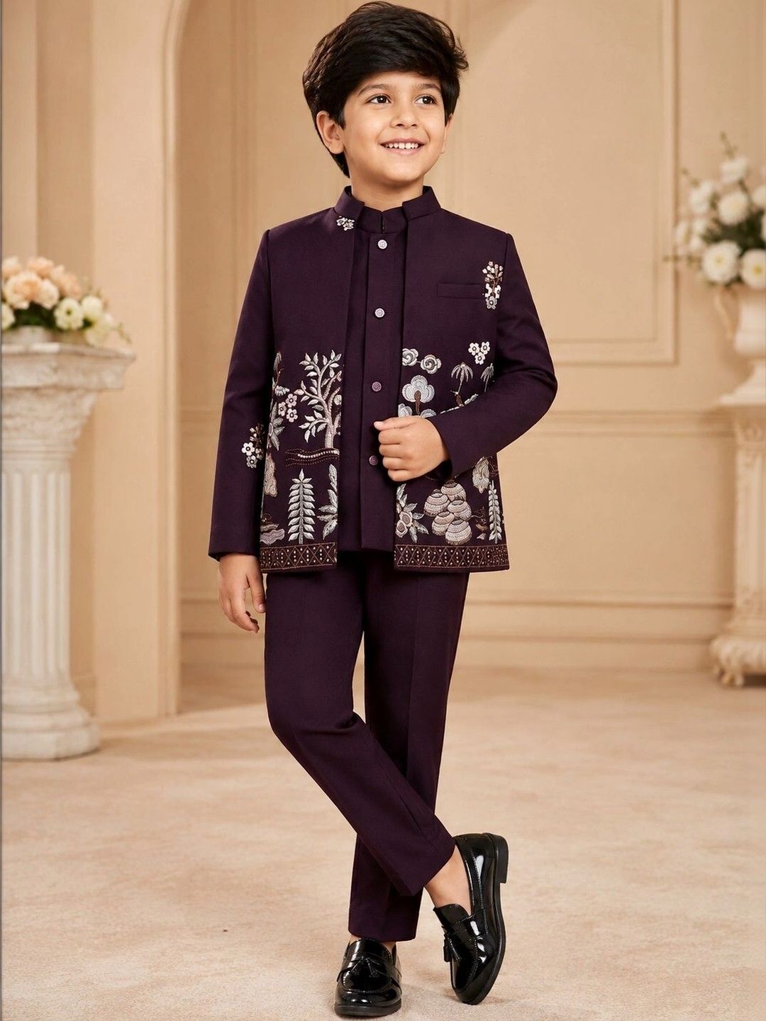 ELITE TRENDZZ Boys Embroidered Mandarin Collar Sherwani