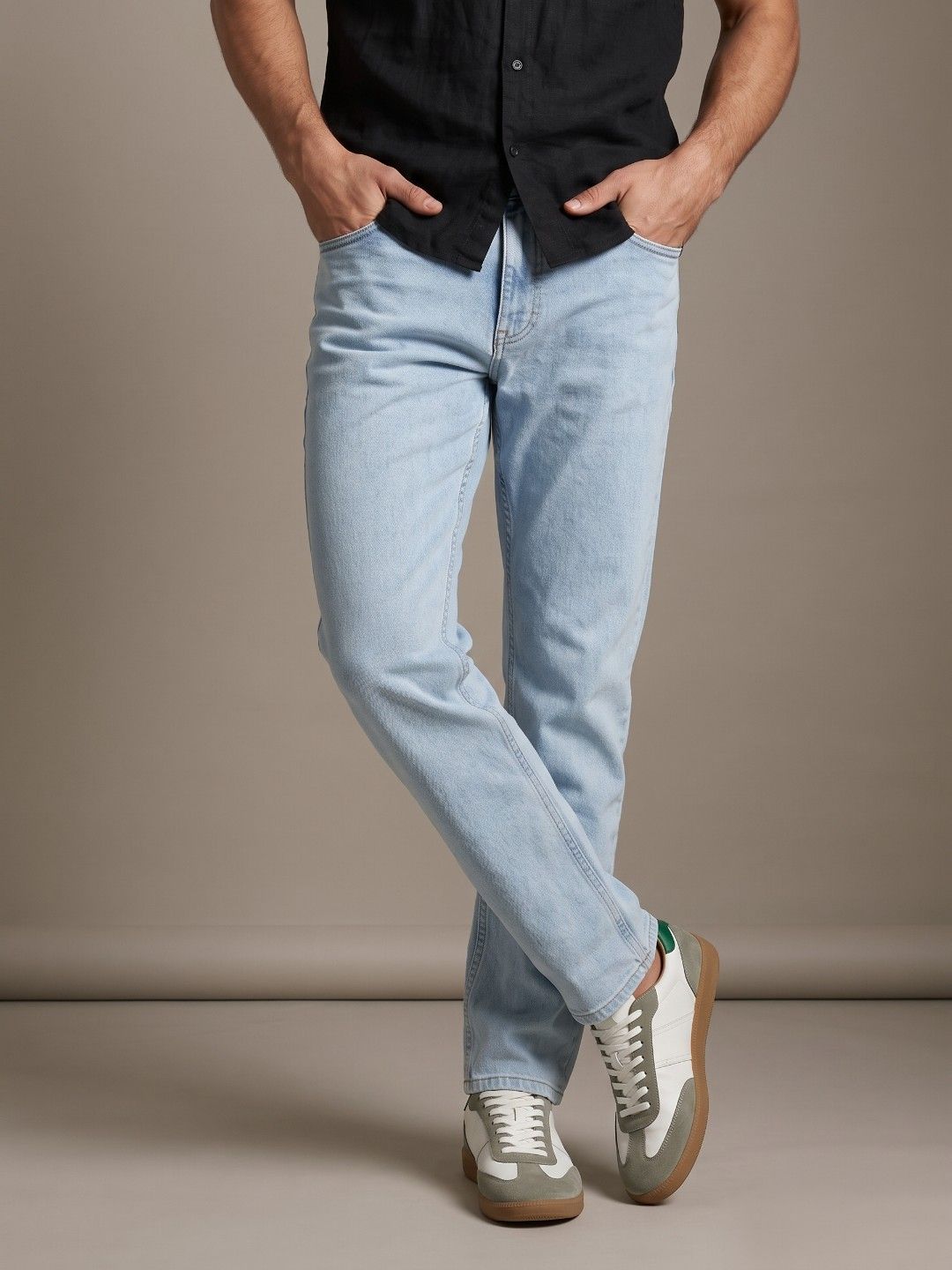 glitchez Men Straight Fit Mid-Rise Light Fade Stretchable Jeans