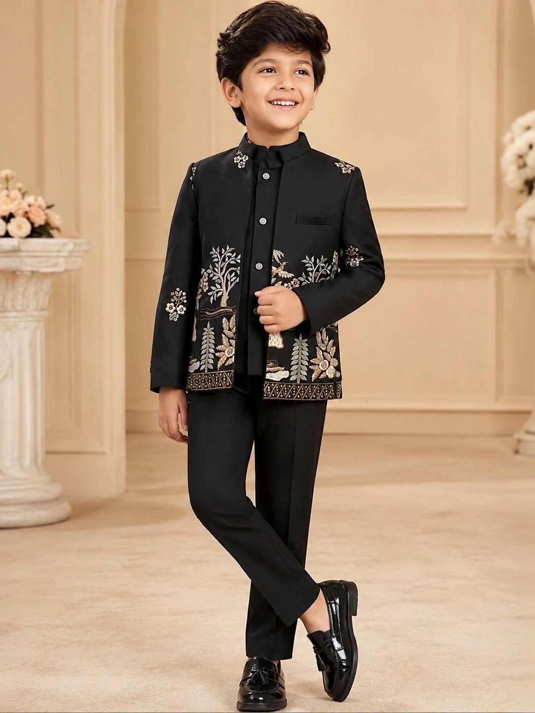 ELITE TRENDZZ Boys Embroidered Mandarin Collar Sherwani