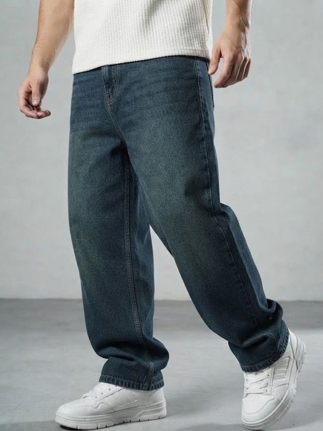 Ds Fashion Men Mid-Rise Light Fade Jeans