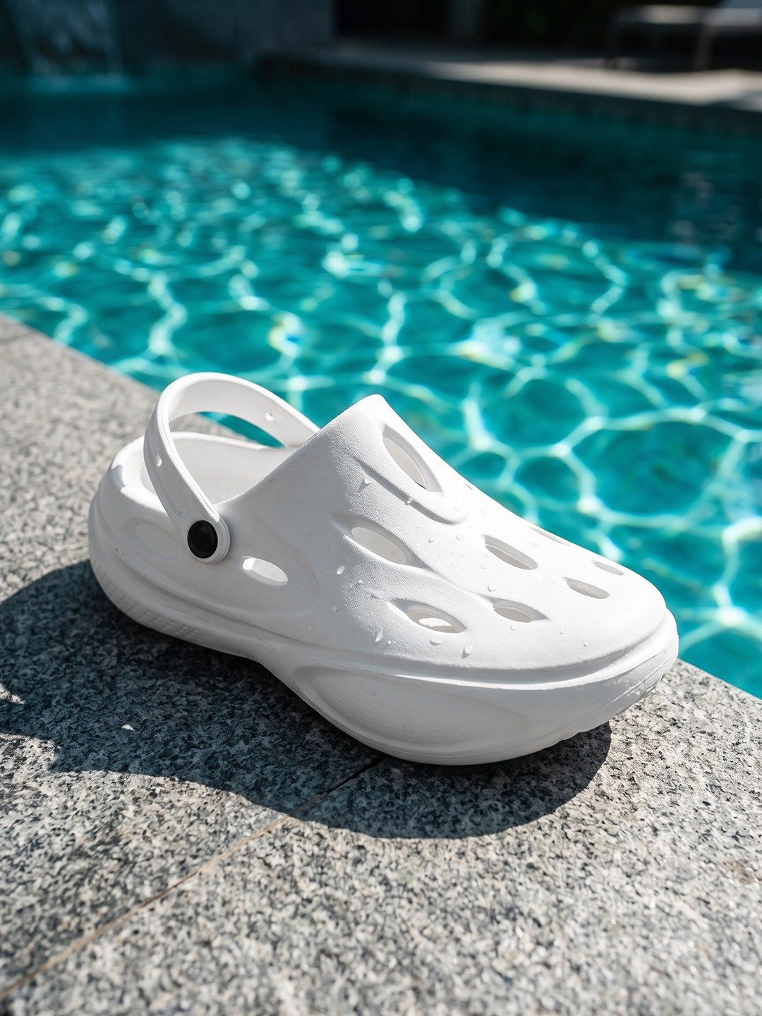 HRX by Hrithik Roshan Men Rubber Solid Clogs