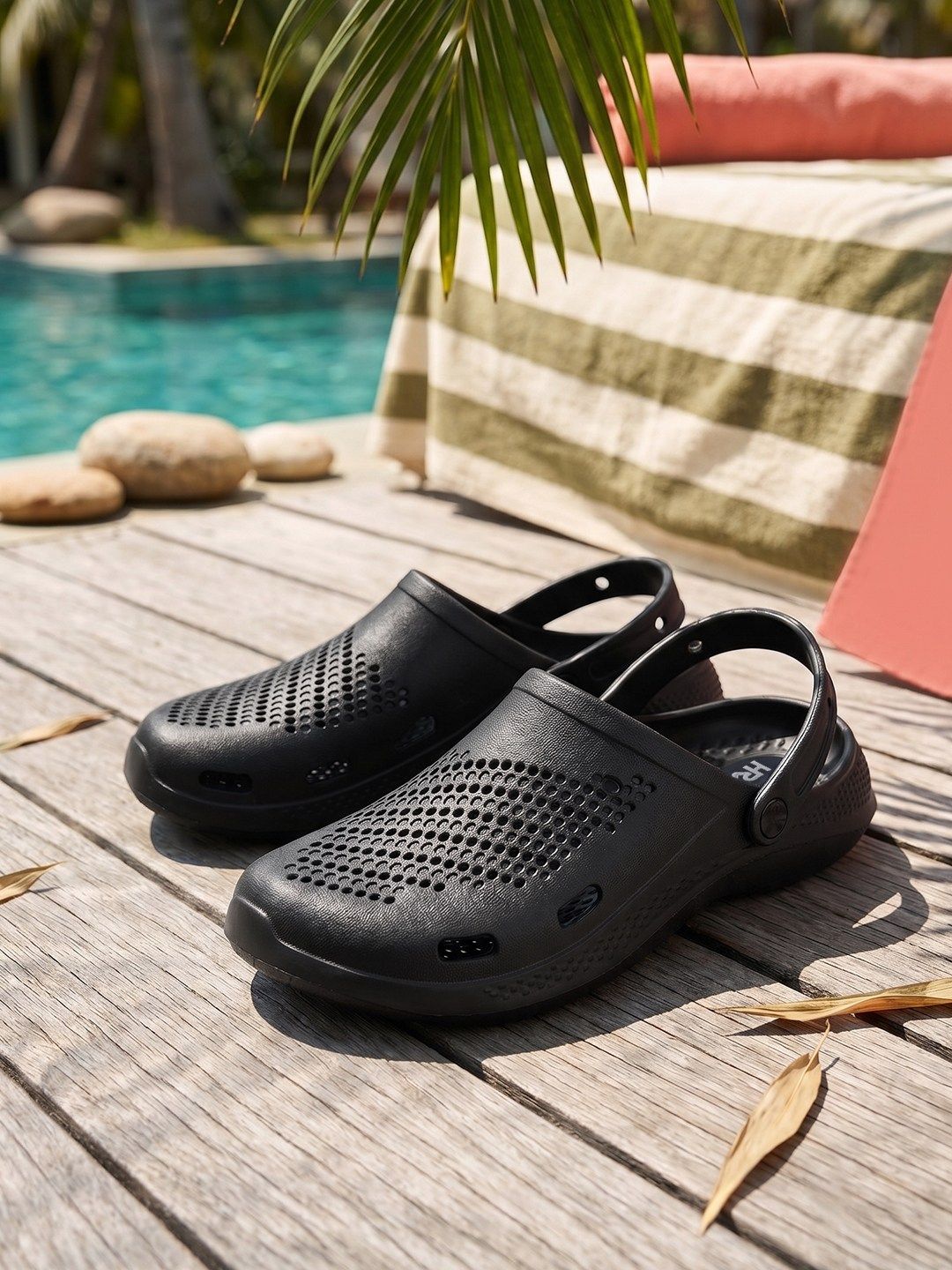 HRX by Hrithik Roshan Men Black Self Design Rubber Clogs