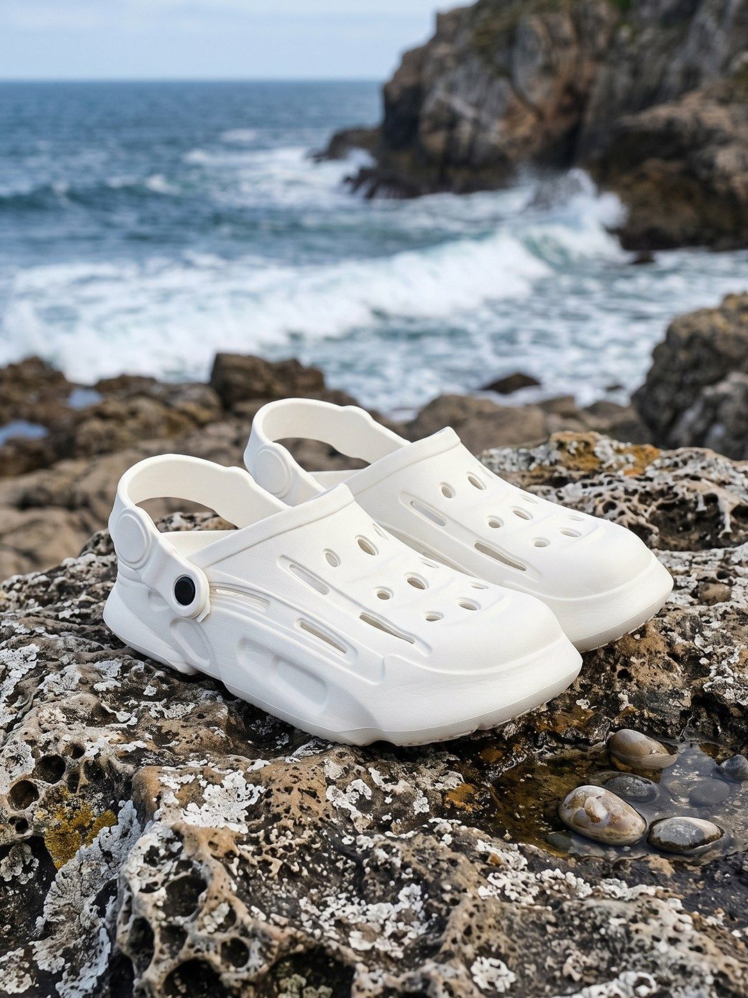 HRX by Hrithik Roshan Men Self Design Clogs