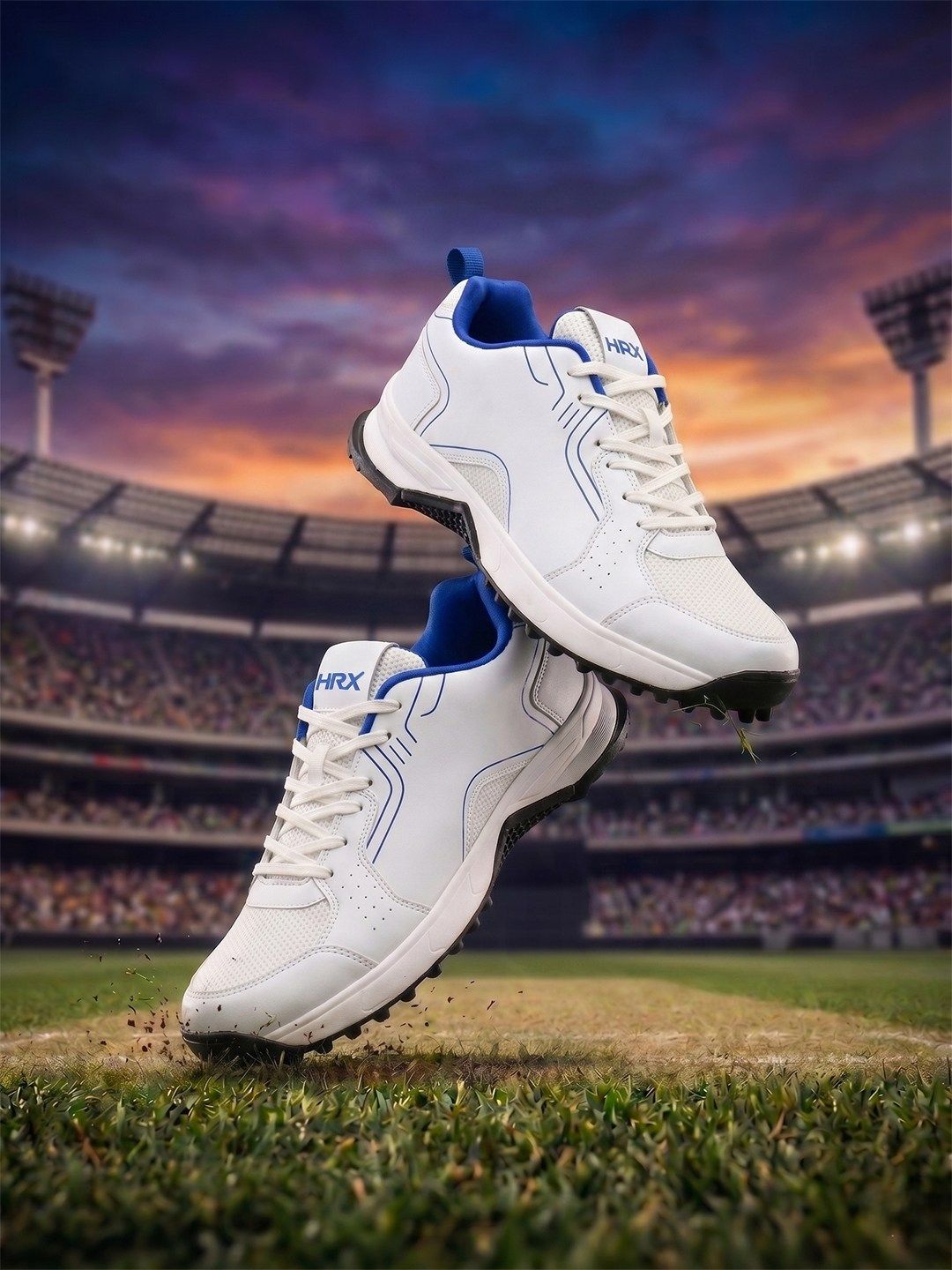 HRX by Hrithik Roshan Men Cricket Non-Marking Shoes