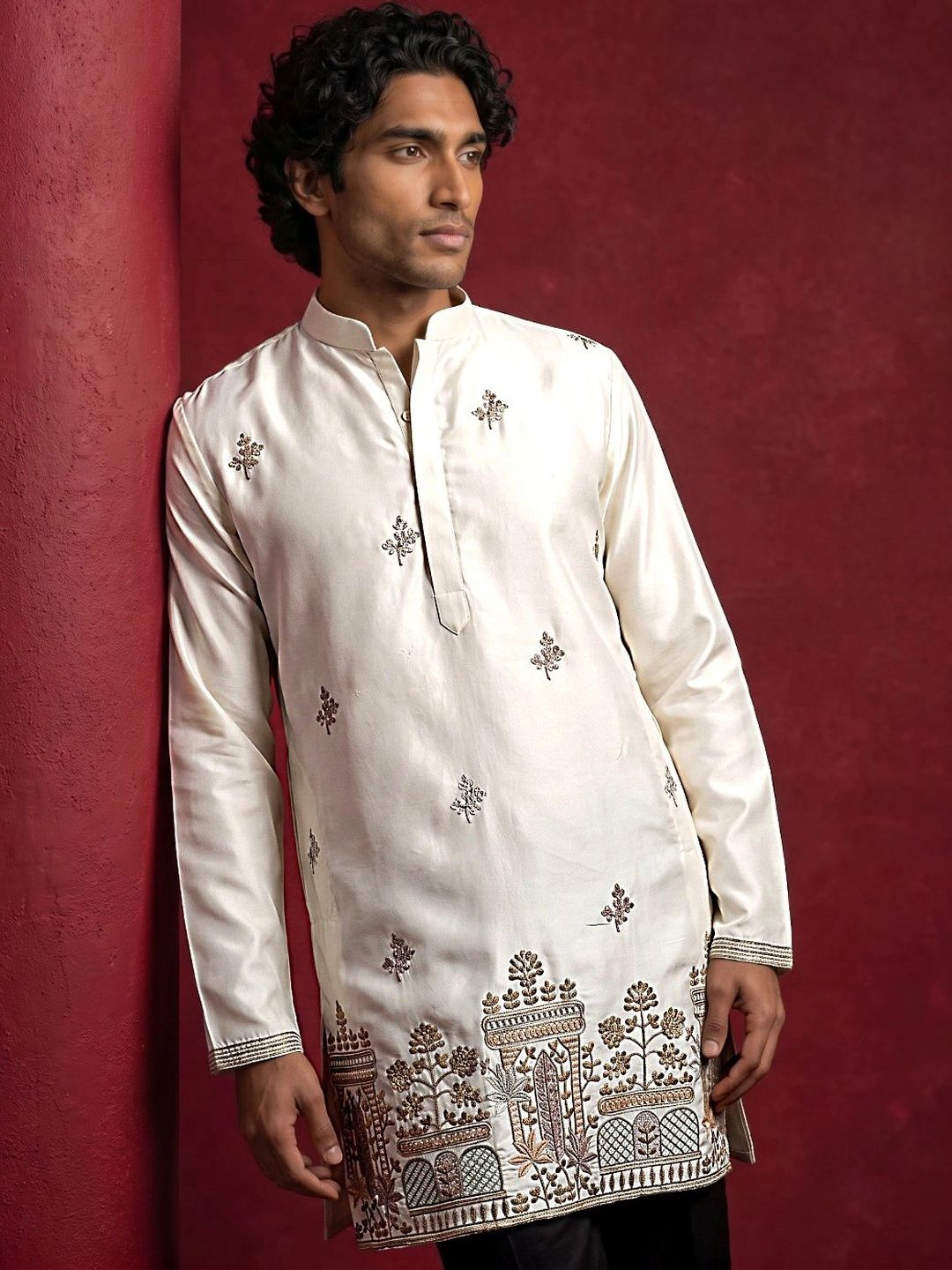 Jompers Men Ethnic Motifs Embroidered Thread Work Grandeur & Majestic Artwork Kurta