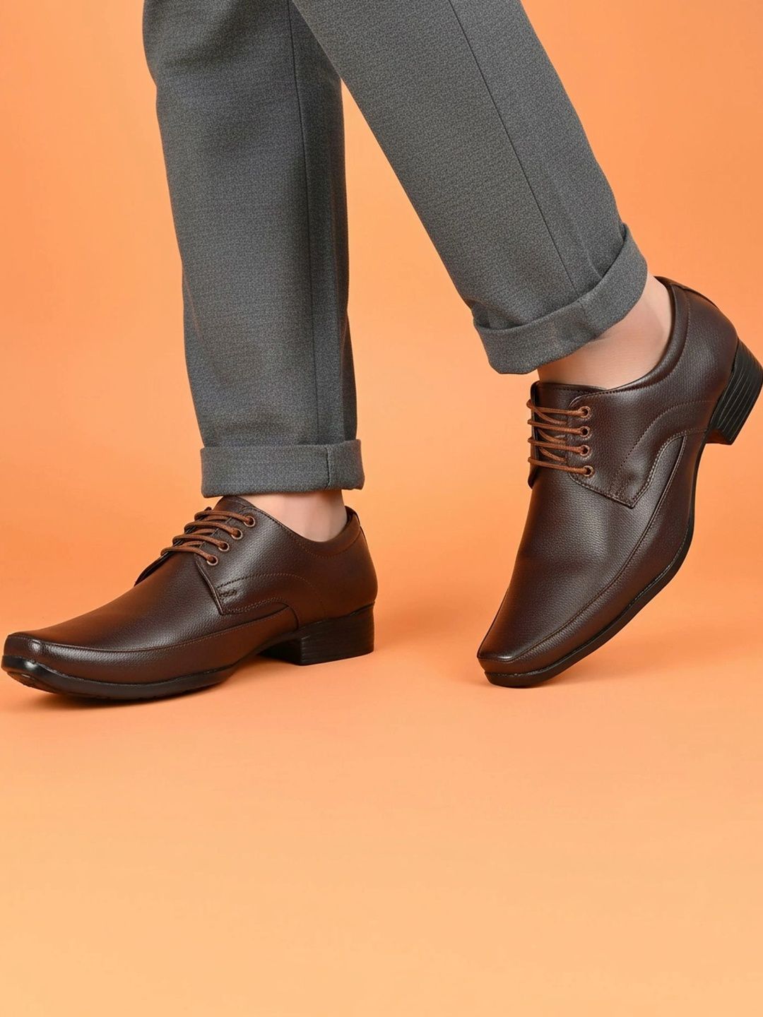 Vitoria Men Textured Square-Toe Lace-Up Formal Shoes with Free Belt & Wallet