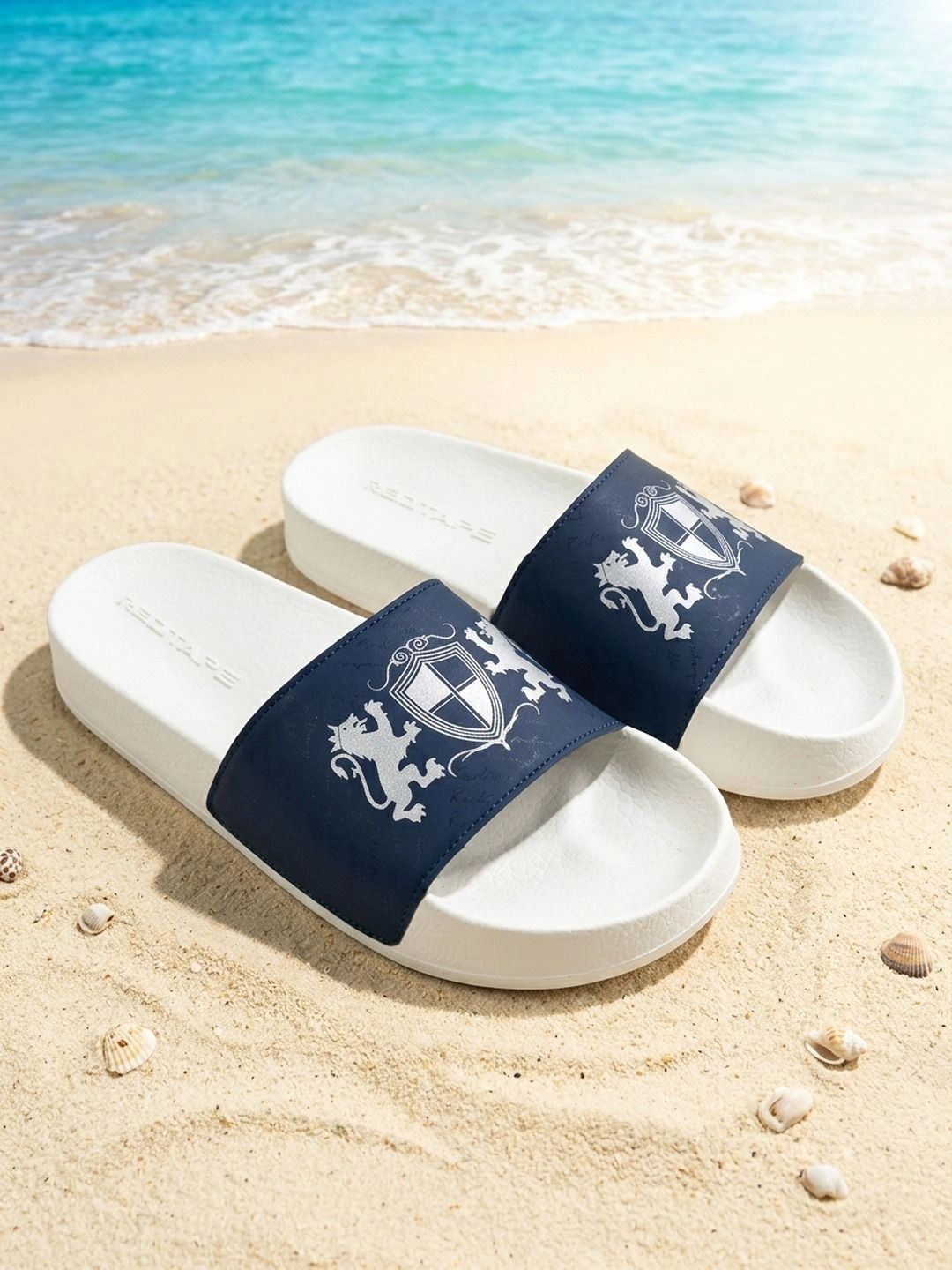 Red Tape Men Printed Sliders