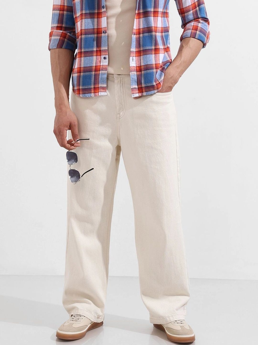 The Indian Garage Co Men Solid Cotton Wide leg Mid-Rise Jeans