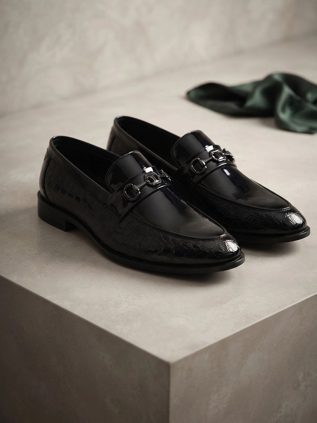 HERE&NOW Men Textured Pointed Toe Slip-On Formal Loafers Shoes