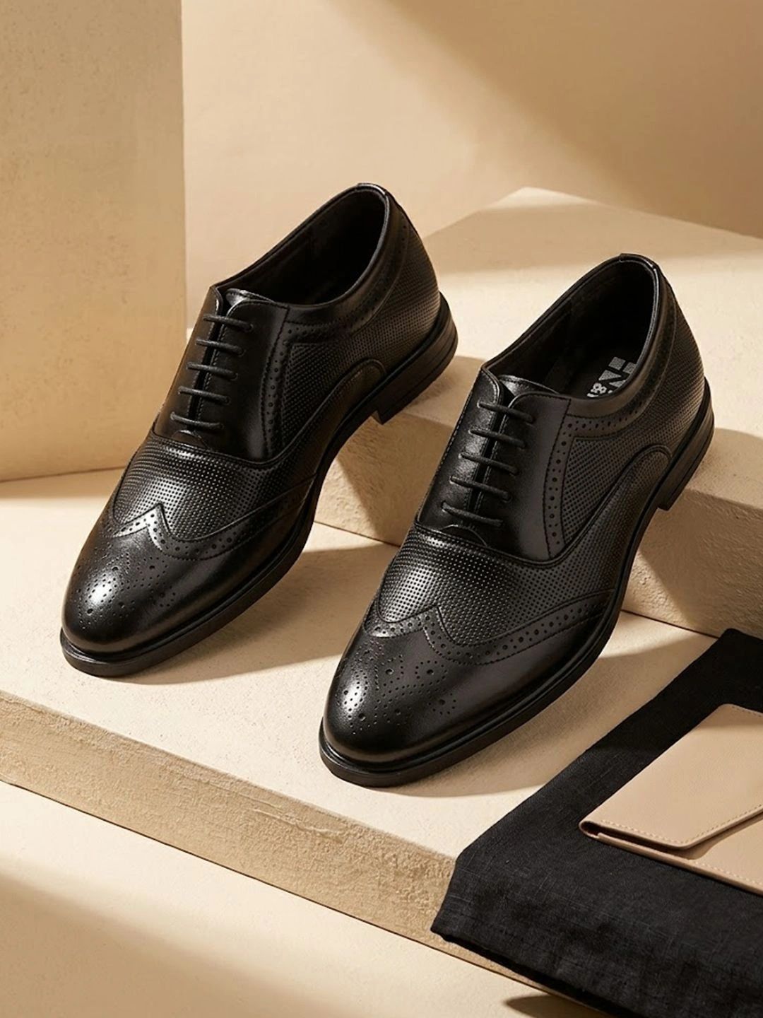 HERE&NOW Men Textured Round Toe Lace-Ups Formal Brogues Shoes