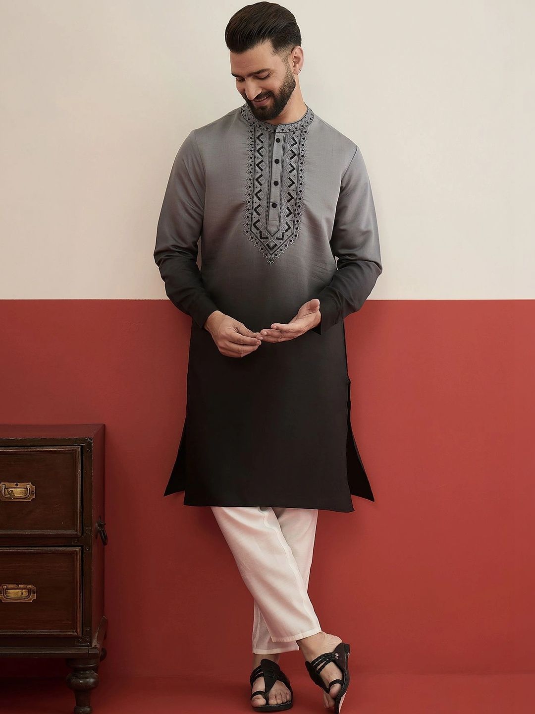 House of Pataudi Men Embroidered Thread Work Kurta
