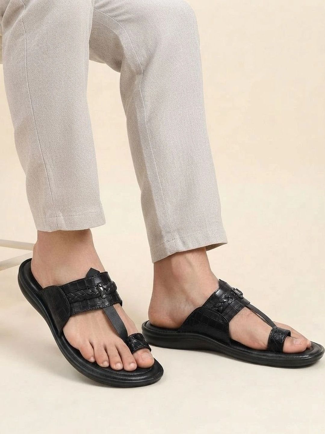 Viora Men Thong Flip-Flops