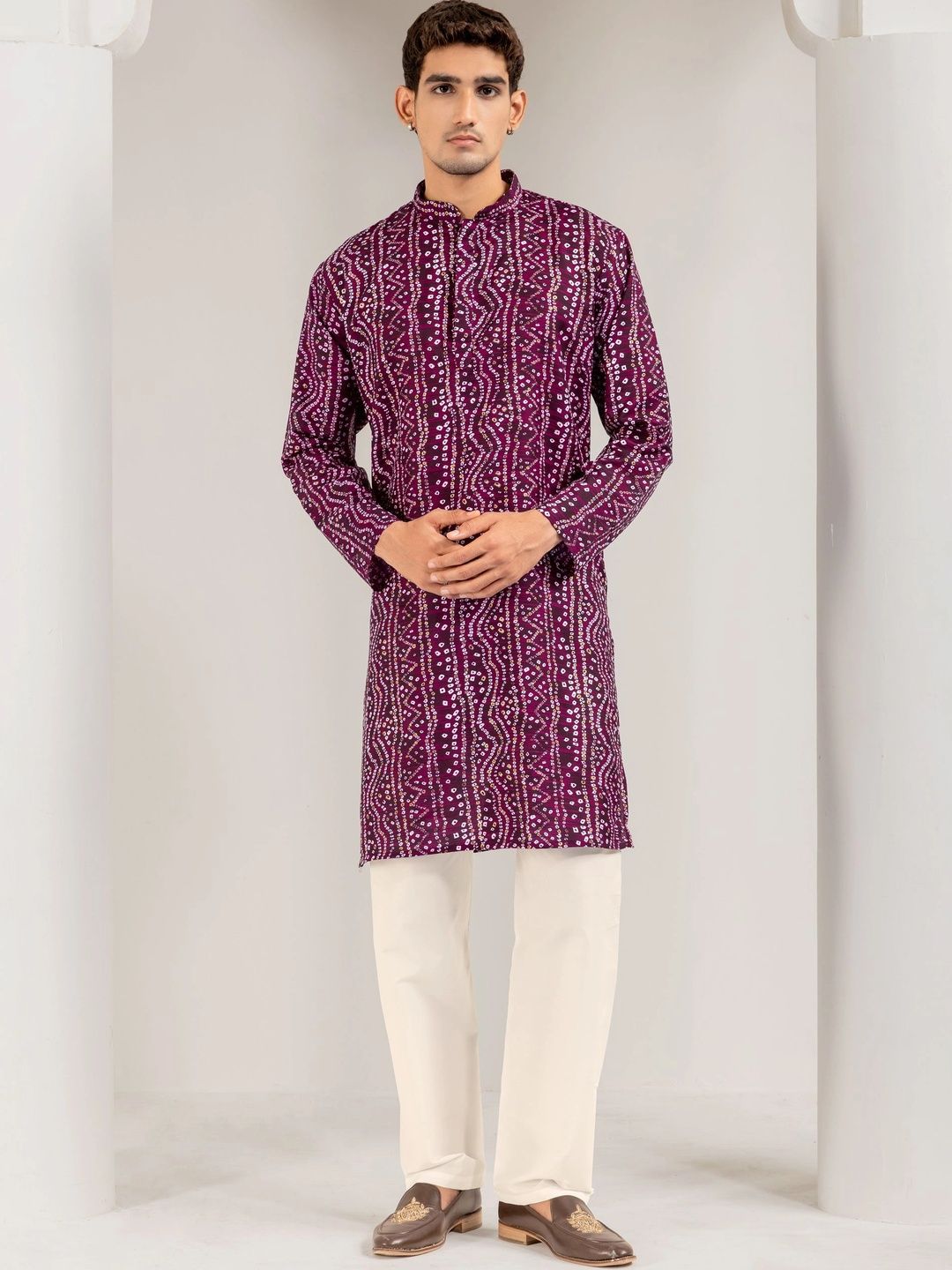ADHIRAJAN Men Bandhani Printed Kurta