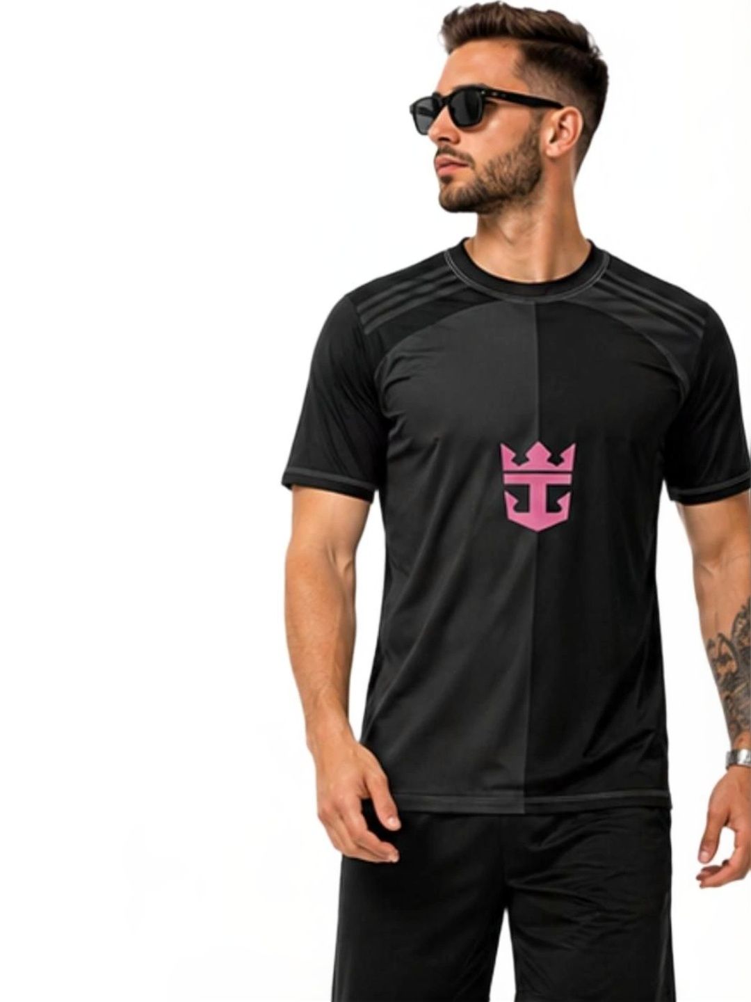 teky Men Brand Logo Colourblocked T-shirt