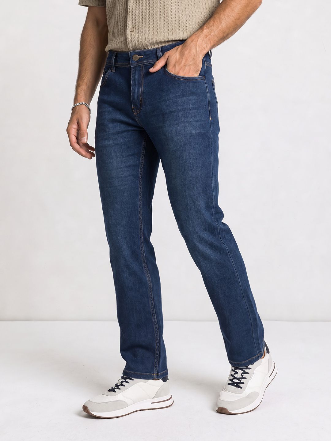 The Roadster Life Co. Men Slim Fit Light Fade Jeans