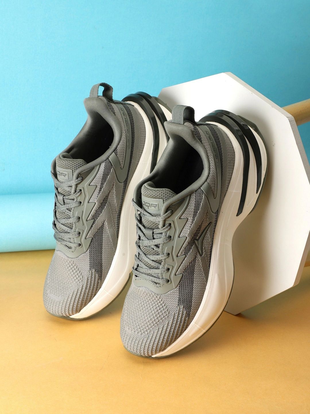 JQR Men Mesh Running Shoes