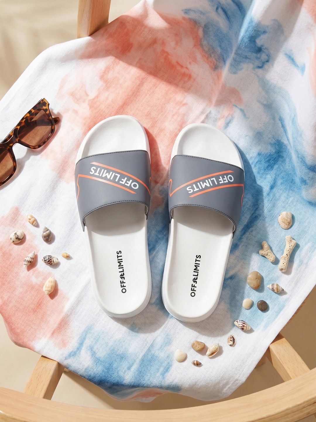 OFF LIMITS Men Colourblocked Sliders
