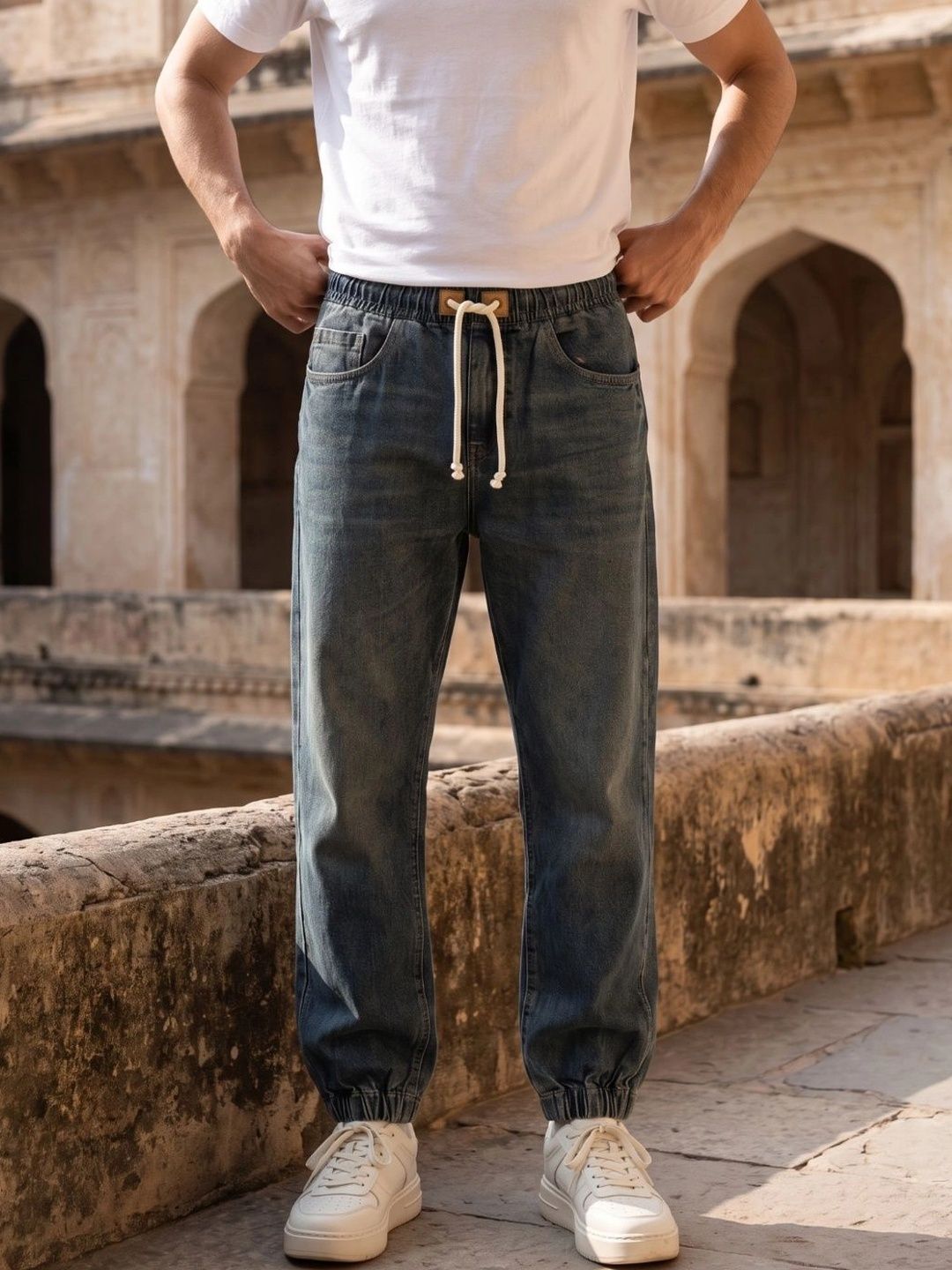 MAKPAK Men Jean Regular Fit Mid-Rise Low Distress Cuffed Hem Jeans