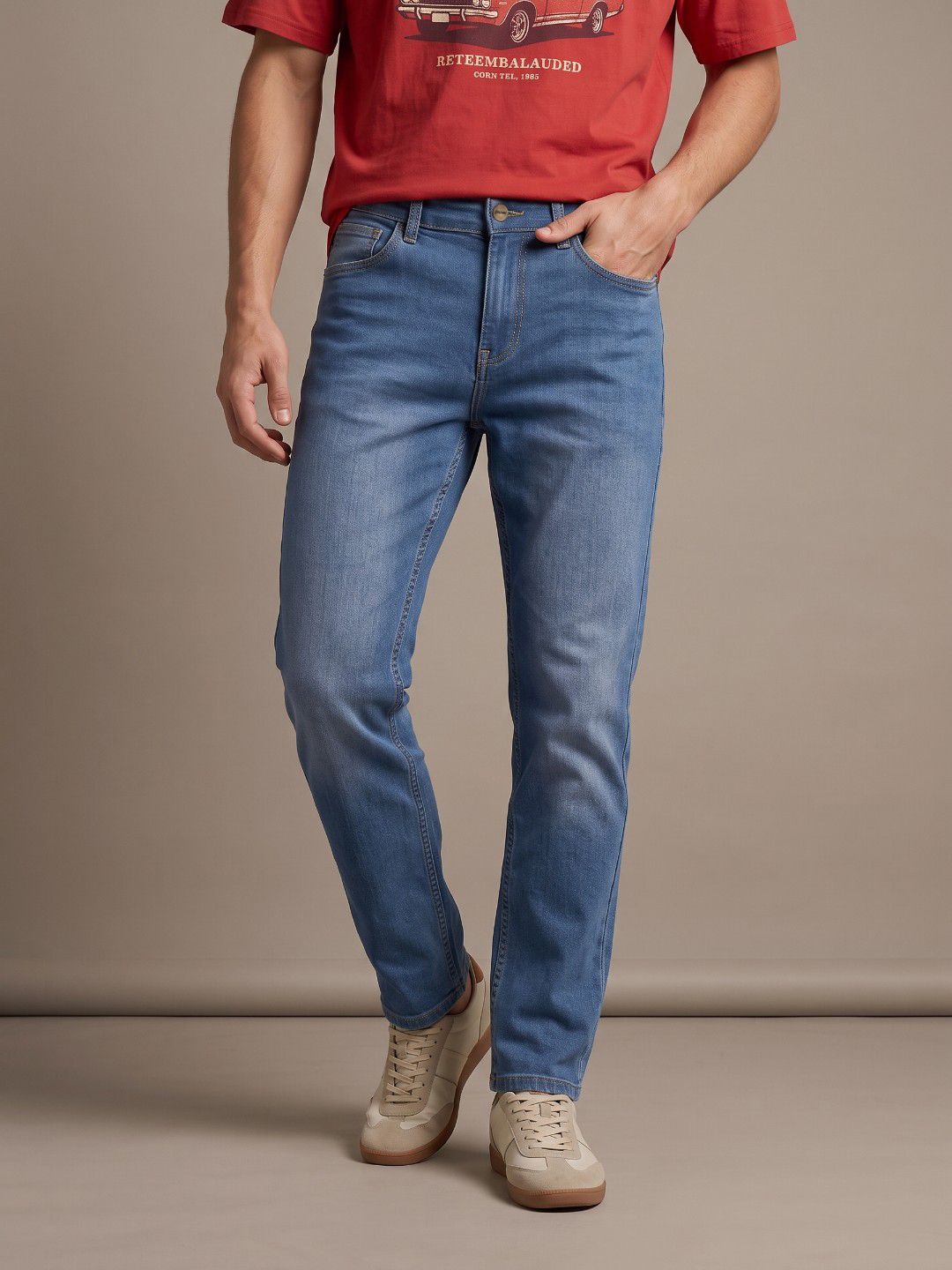 glitchez Men Straight Fit Mid-Rise Light Fade Stretchable Jeans
