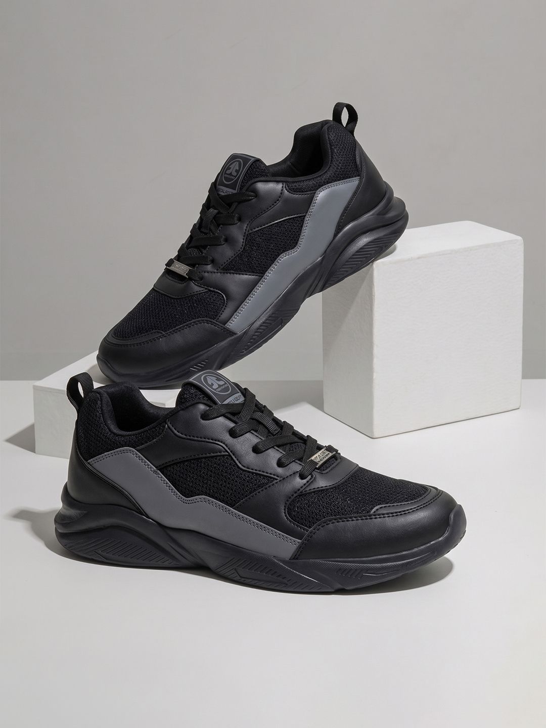 OFF LIMITS Men Mesh Running Sports Shoes