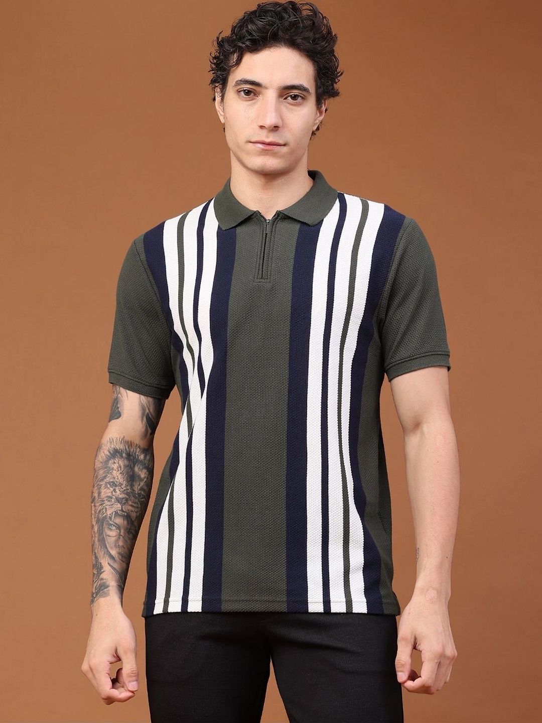 LIMEROAD Men Colourblocked Polo Collar T-shirt