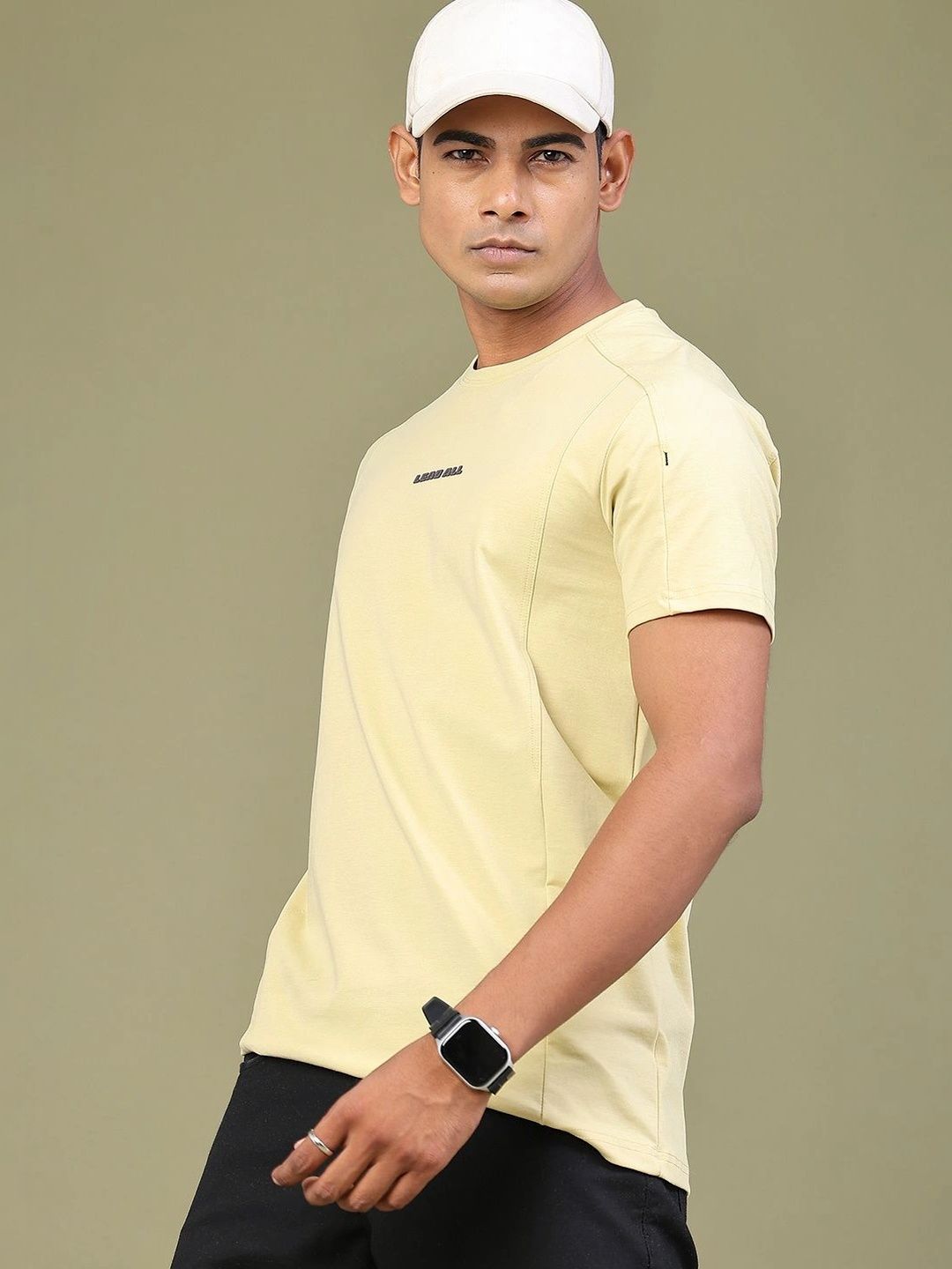 V-Mart Men Typography Slim Fit T-shirt