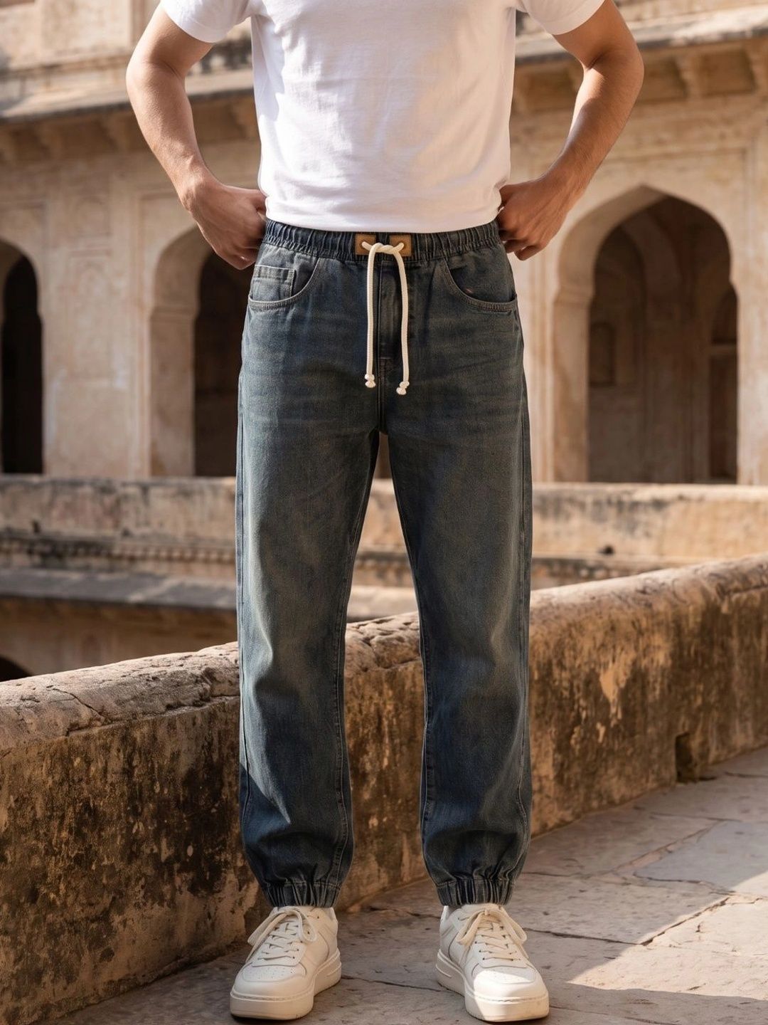 stylefabs Men Jogger Fit Mid-Rise Cuffed Hem Jeans