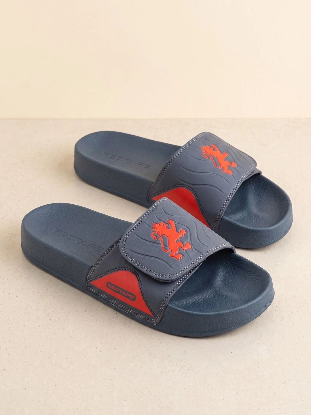 Red Tape Men Printed Rubber Sliders