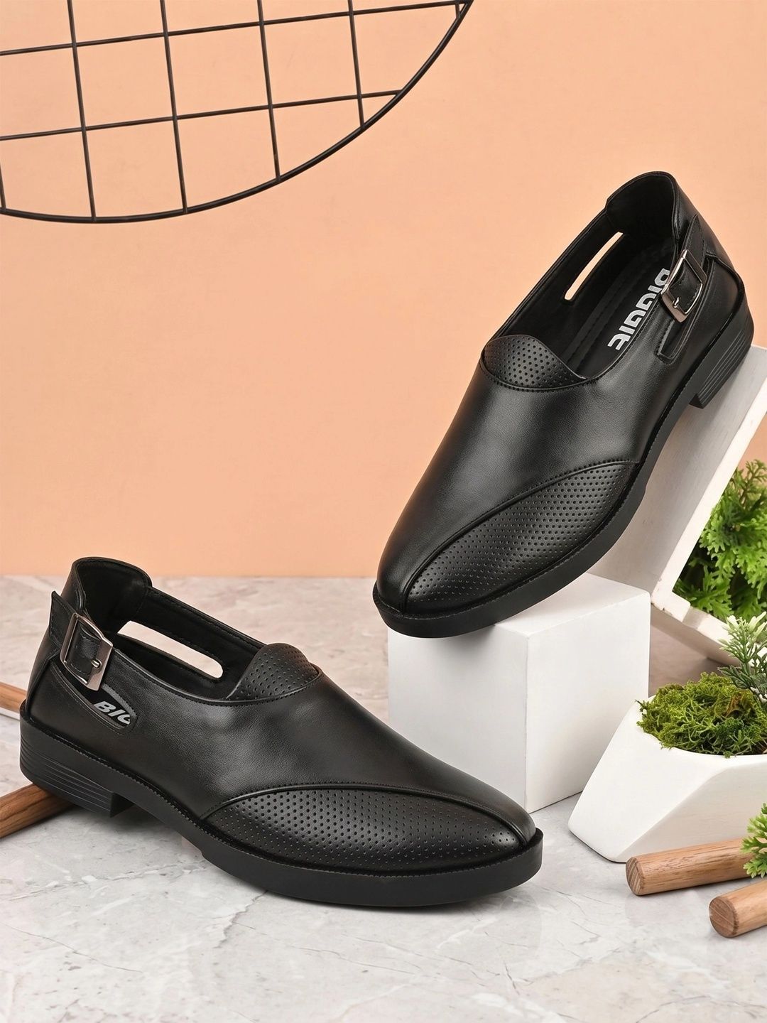 BIGGIE Men Shoe-Style Sandals