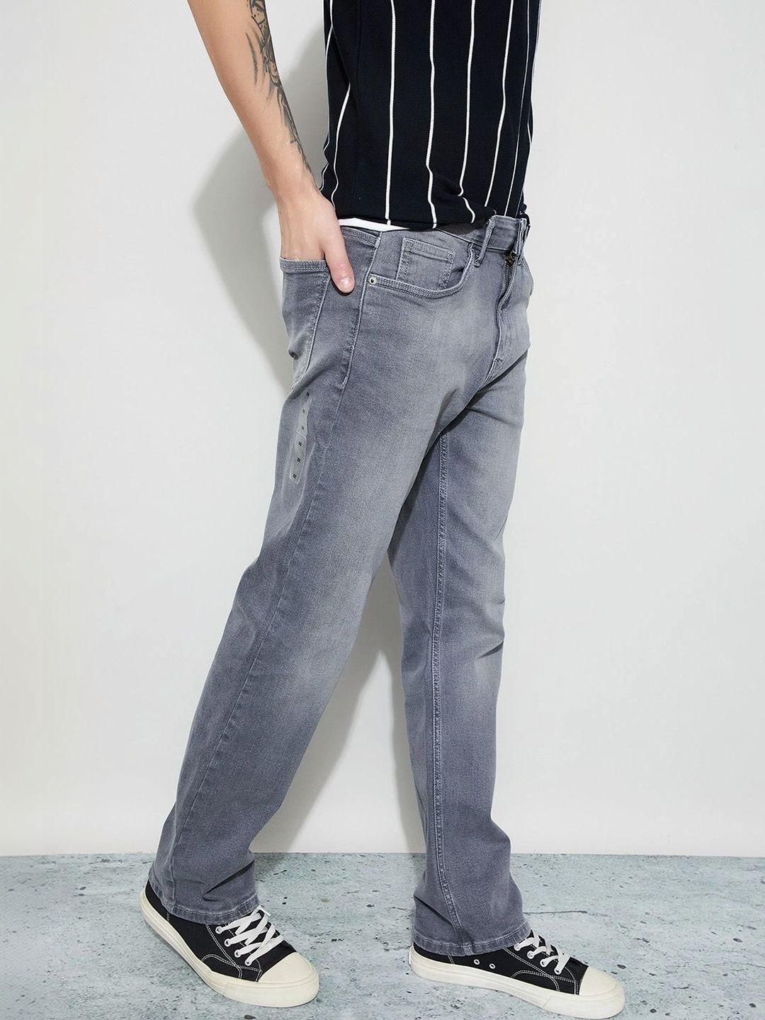 Fame Forever by Lifestyle Men Straight Fit Mid-Rise Low Distress Stretchable Jeans