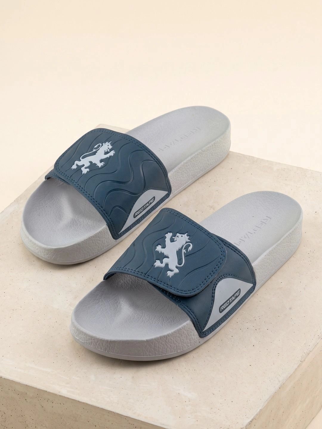Red Tape Men Printed Rubber Sliders