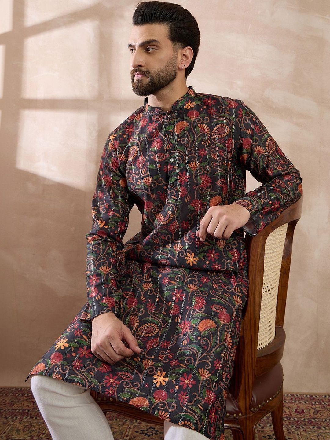 House of Pataudi Men Ethnic Motifs Black Embroidered Straight Kurtas