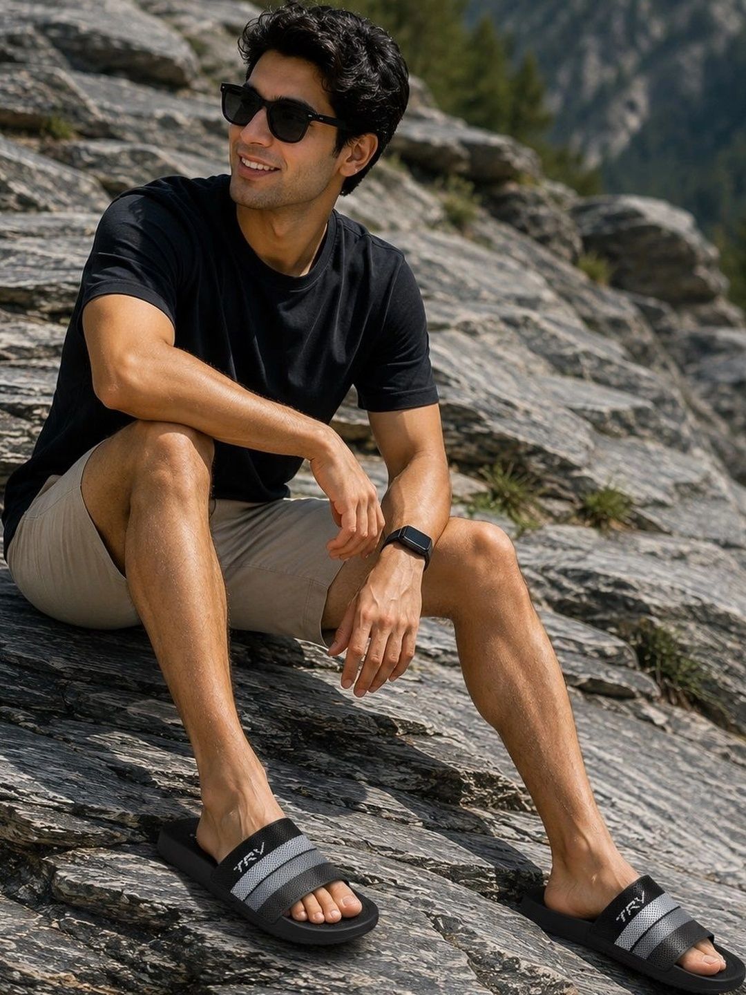 TRV Men Striped Sliders