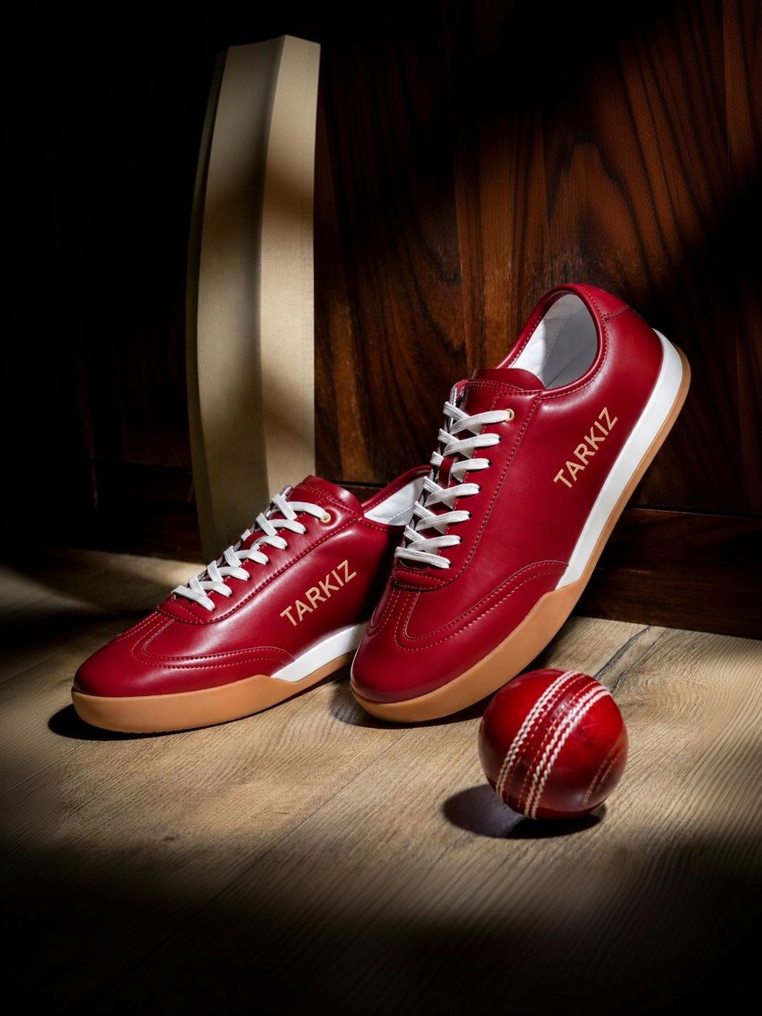 TARKIZ Men Cricket Non-Marking Shoes