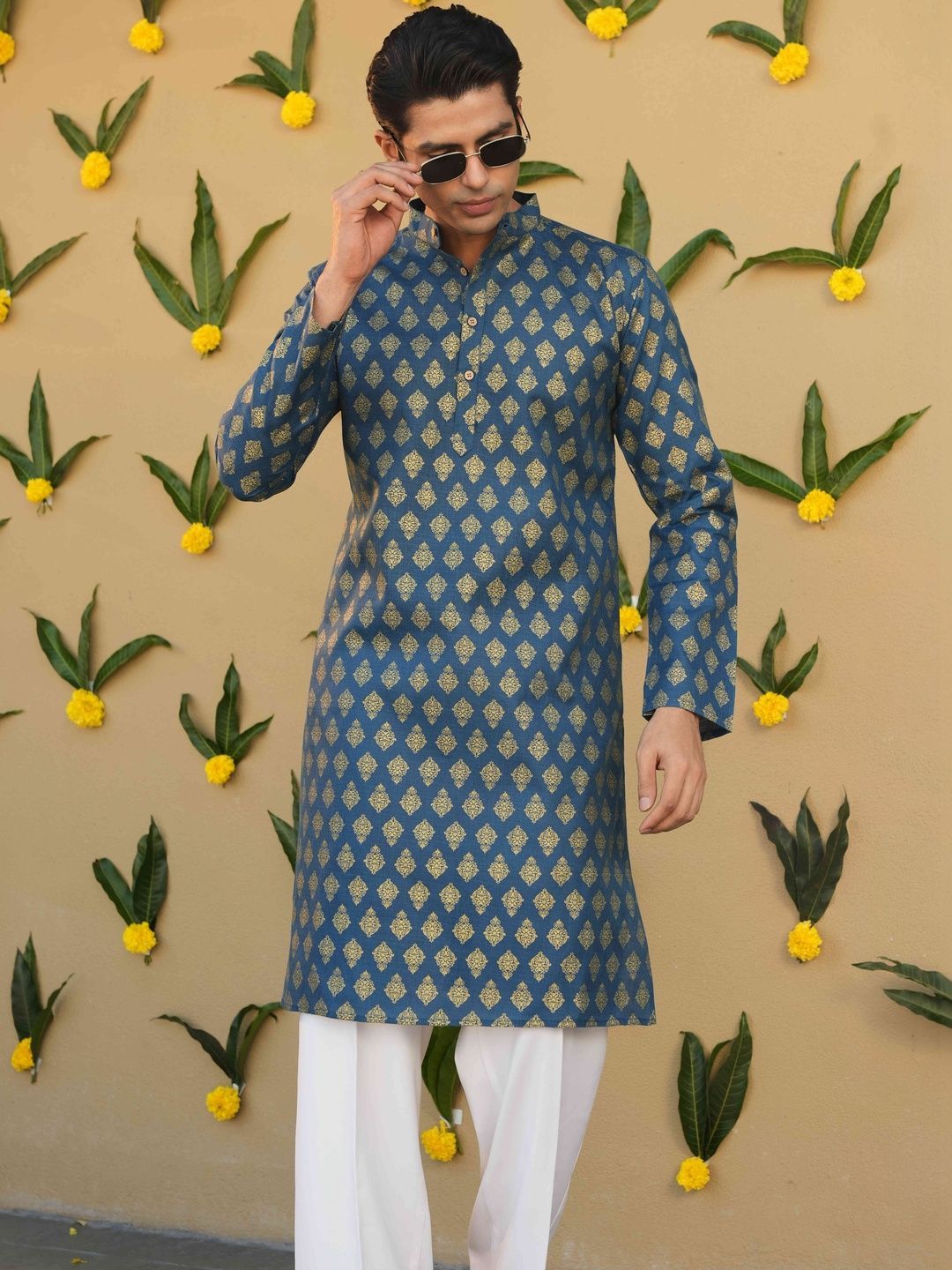 Anouk Printed Mandarin Collar Knee Length Straight Kurta