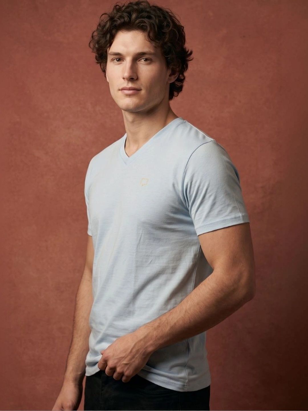 ROAR FOR GOOD Men Brand Logo V-Neck Organic Cotton Bio Finish T-shirt