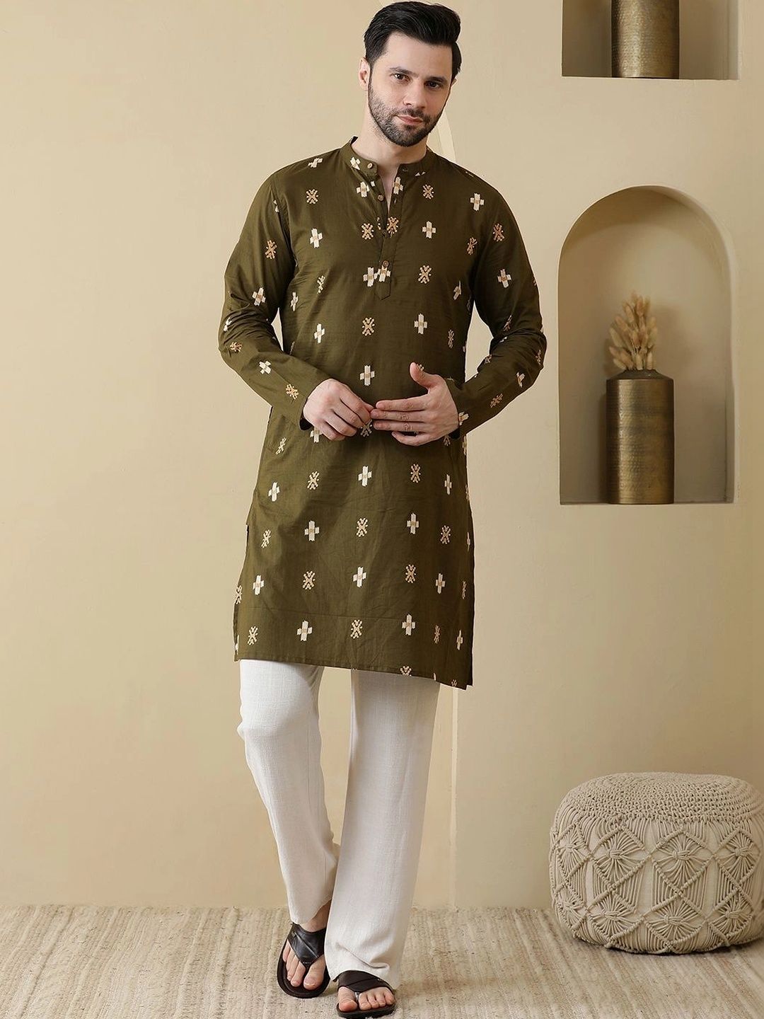 Anouk Men Ethnic Motifs Embroidered Thread Work Kurta