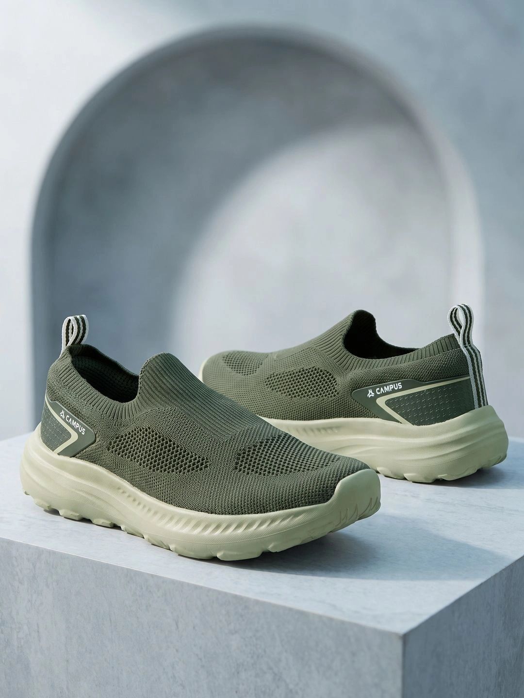 Campus Men Mesh Walking Shoes