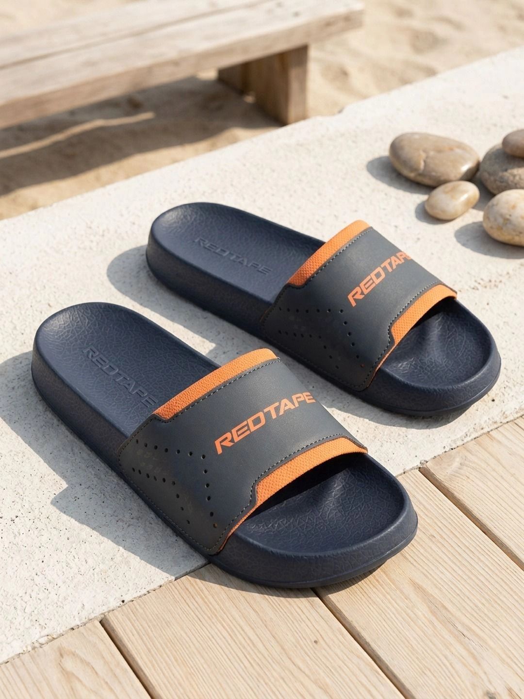 Red Tape Men Colourblocked Sliders