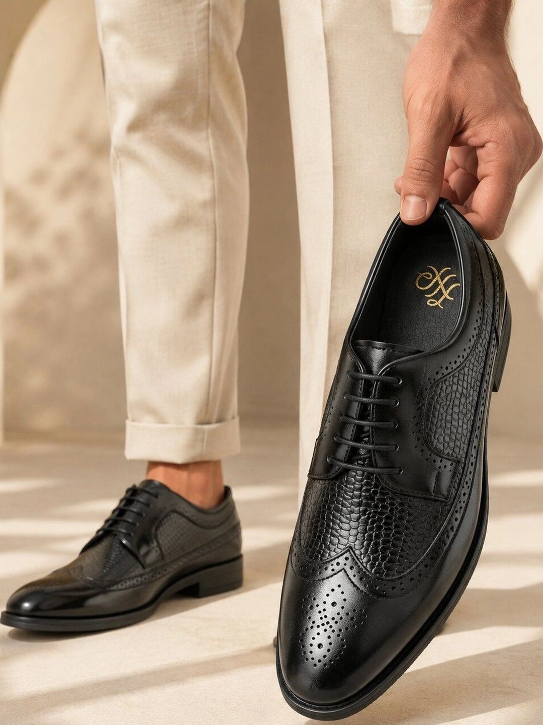 House of Pataudi Men Textured Formal Brogues